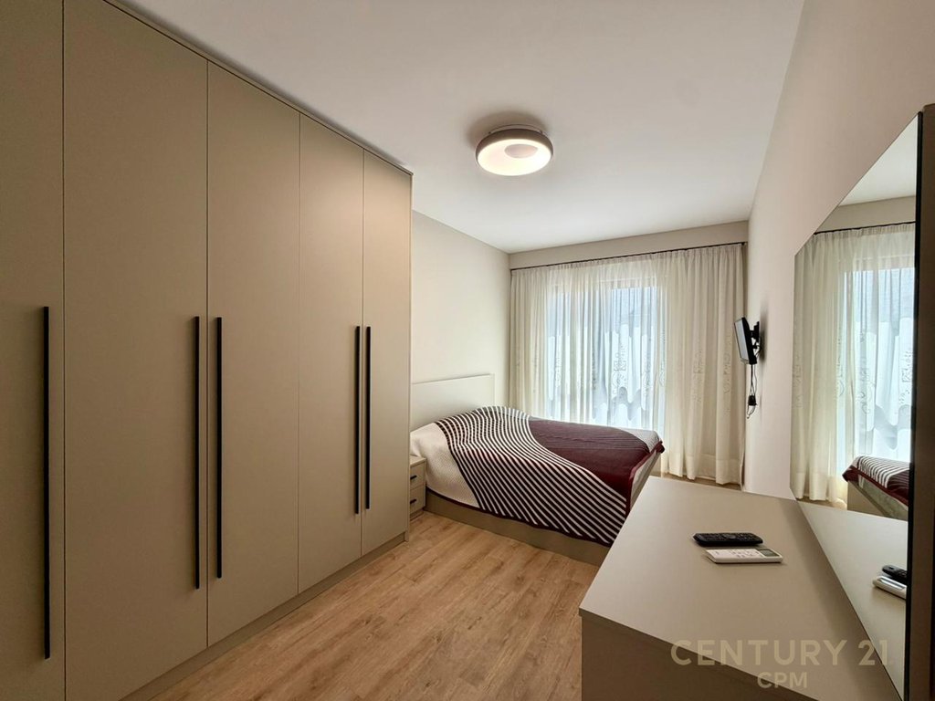 APARTAMENT MODERN 2+1+2 PER QIRA TEK PAZARI RI! (PA BANUAR ME PARE)