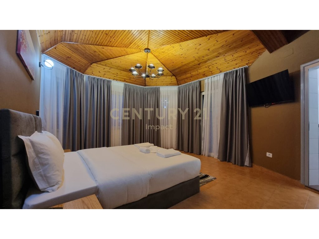 Shitet hotel me 15 dhoma në Kombinat, Tiranë - 1,500,000 €!