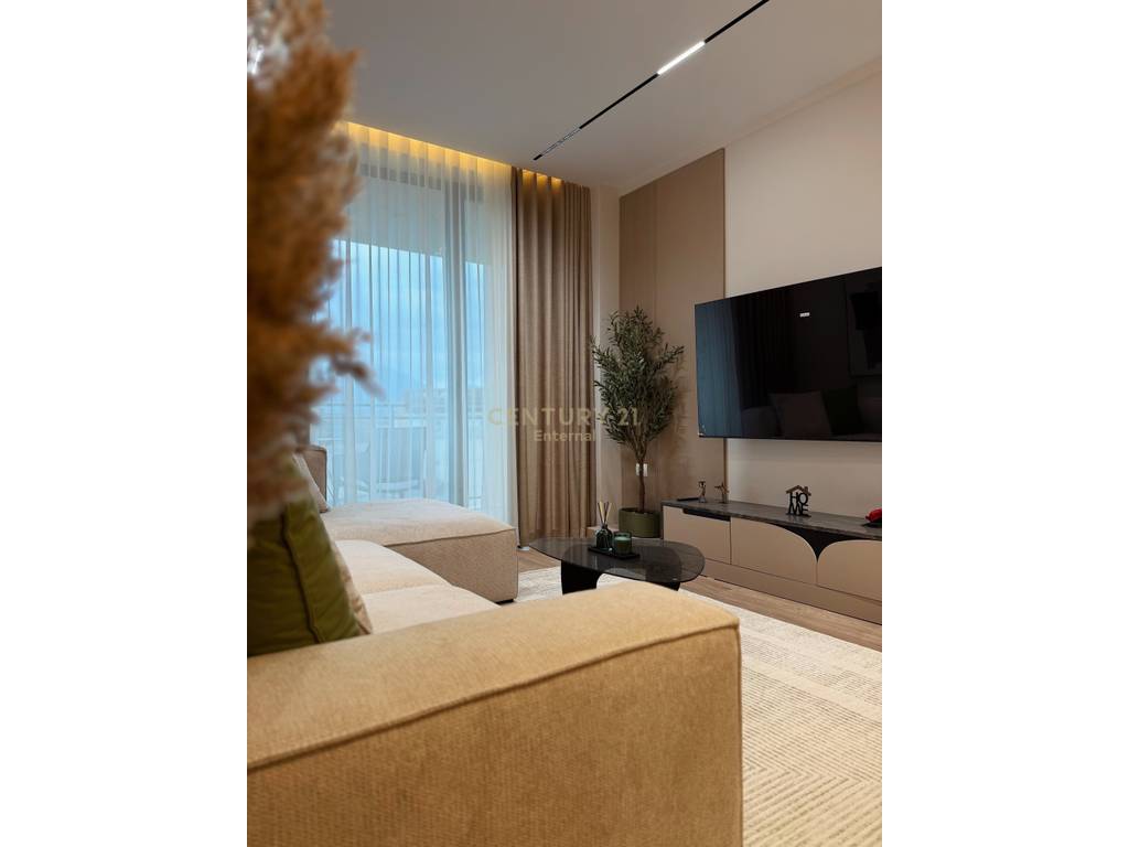 Apartament 2+1 per shitje te Golden Tower