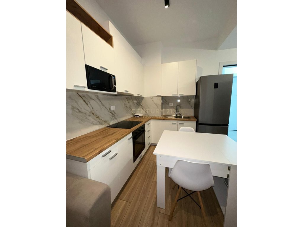 Apartament 1+1 te Kompleksi Mangalem!
