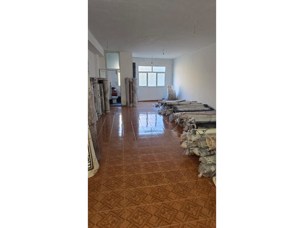 NDËRTESË 2-KATËSHE PËR SHITJE, PRANË GJYKATËS SË VJETËR, VLORË!