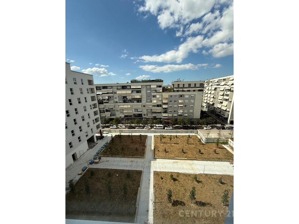 Apartament 1+1 Për Shitje në Komuna e Parisit, Tiranë