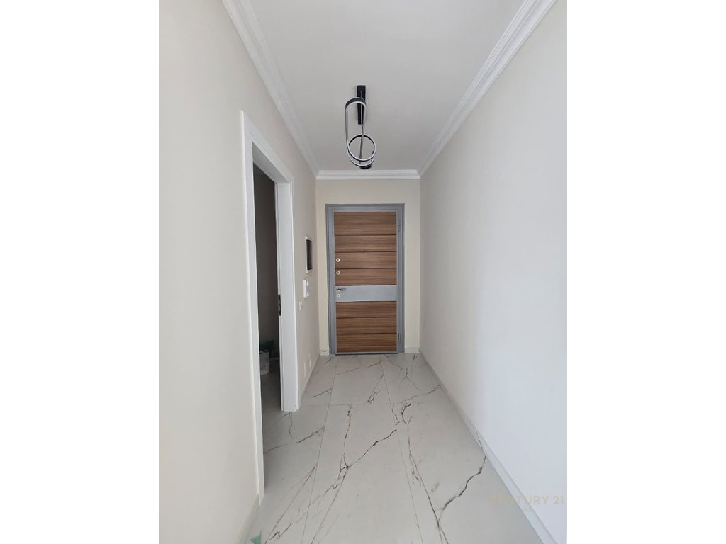 APARTAMENT 2+1 BOSH PER QIRA TE 'DONIKA CENTER'!
