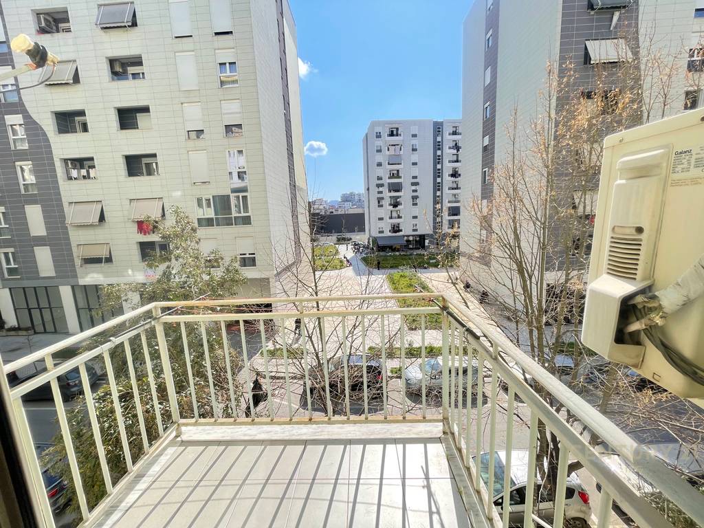 APARTAMENT 1+1 ME QIRA PRANË KOMPLEKSIT MAGNET – 21 DHJETORI