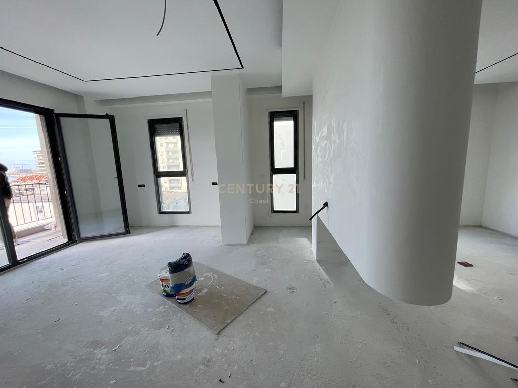 APARTAMENT LUKSOZ PREMIUM 2+1+2 NE SHITJE+GARAZH