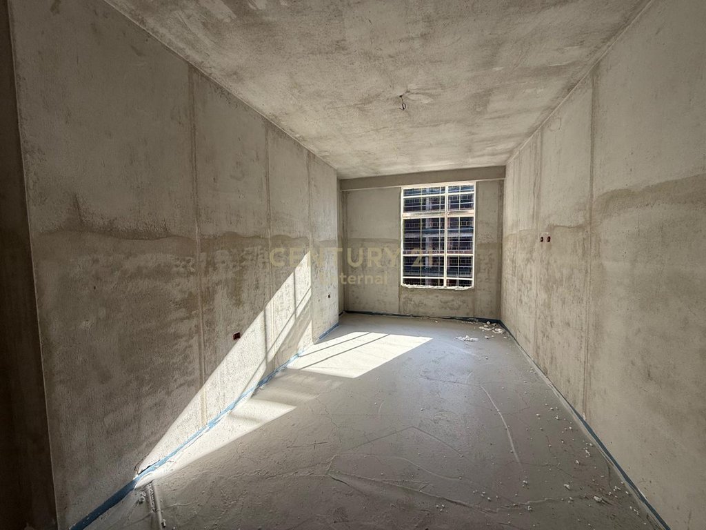 Shitet Apartament 2+1 ne Shkozë, Tiranë.