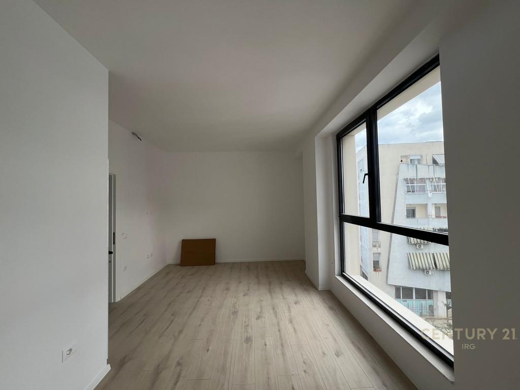 APARTAMENT 2+1+2 PER SHITJE TEK BULEVARDI I RI!