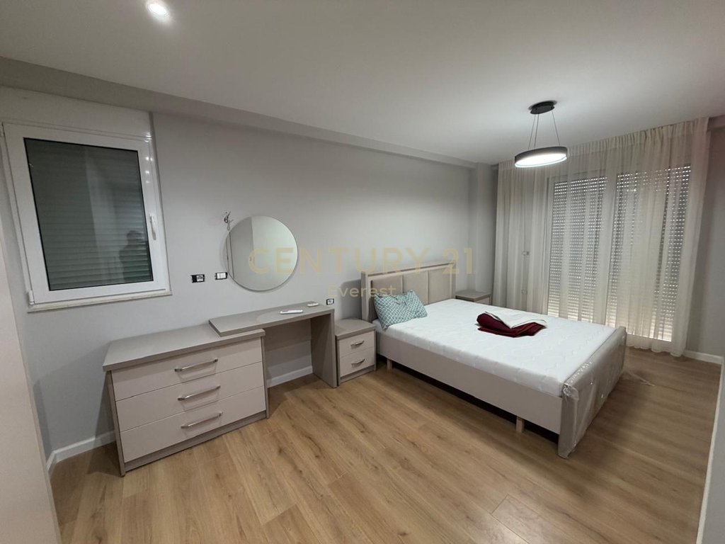 SHKOZE, APARTAMENT 2+1 PER QIRA