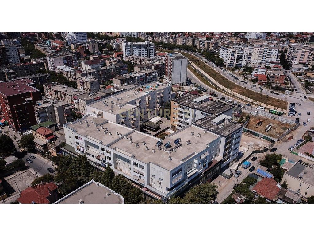 Shitet Dyqan ne Ali Dem (Tregu Ri Elektrik)