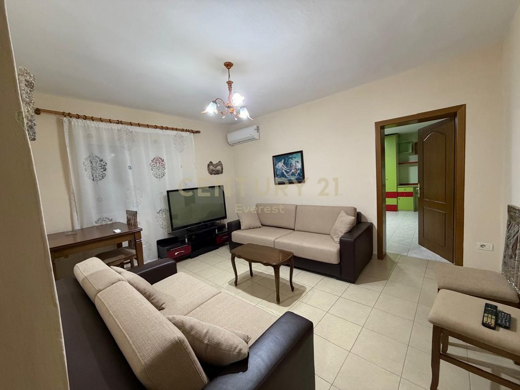 XHAMIA E TABAKEVE, APARTAMENT 2+2+2 PER QIRA