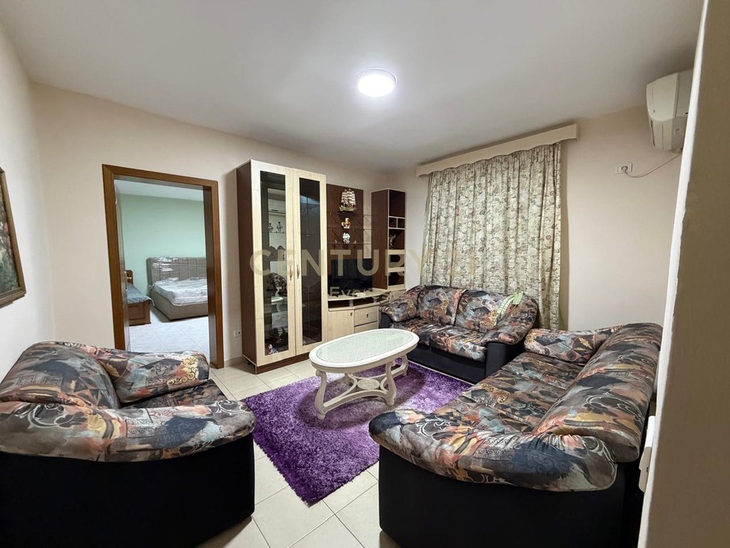 XHAMIA E TABAKEVE, APARTAMENT 2+2+2 PER QIRA