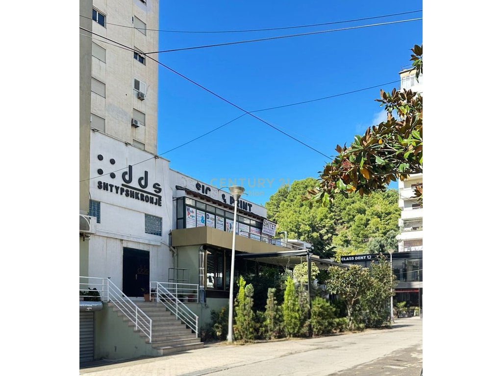 Disponojme per shitje Ambient Biznesi .
Ne rruge kryesore Vollga - Durres