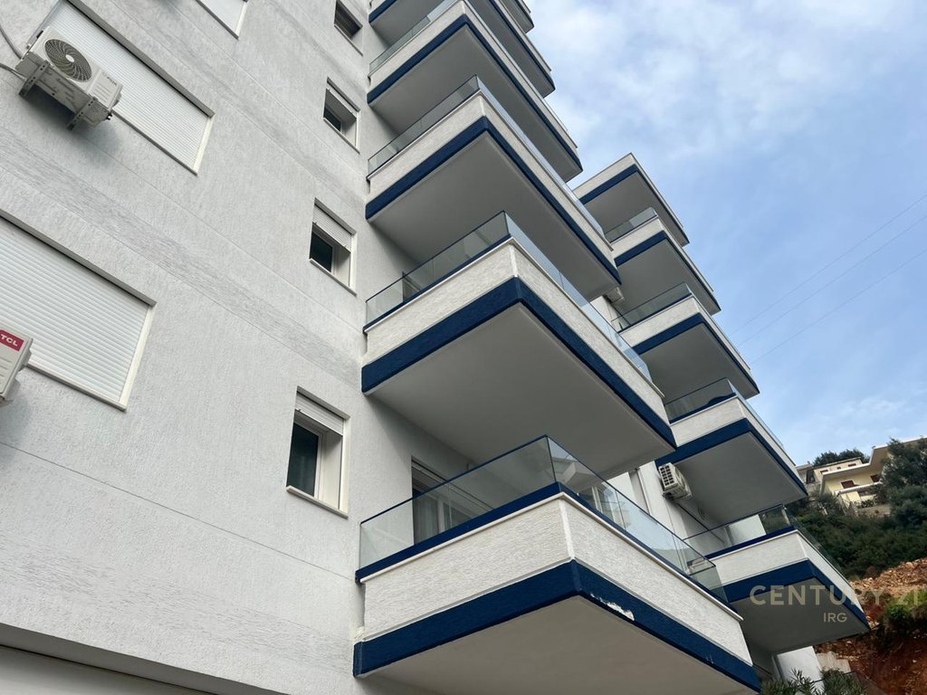 Apartament 2+1 per shitje tek Uji i Ftohte