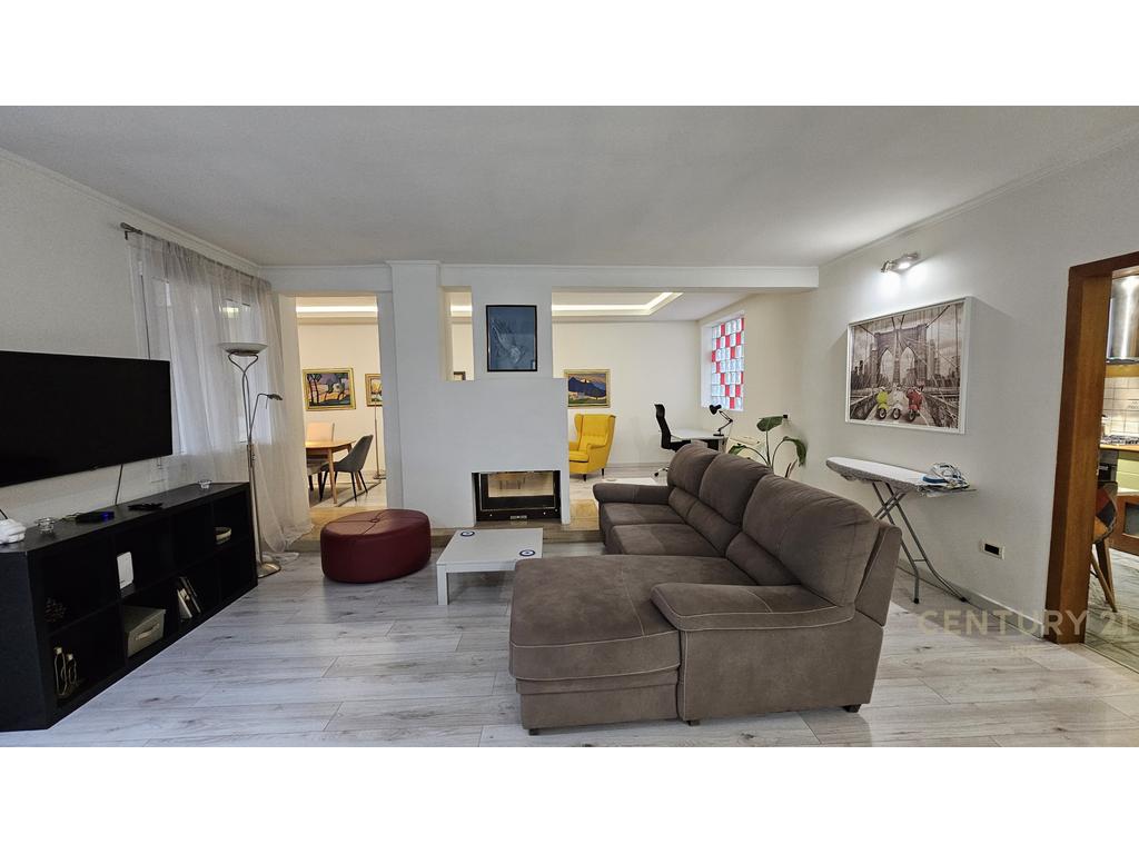 Shitet apartament 3+1+2 ne Bllok!