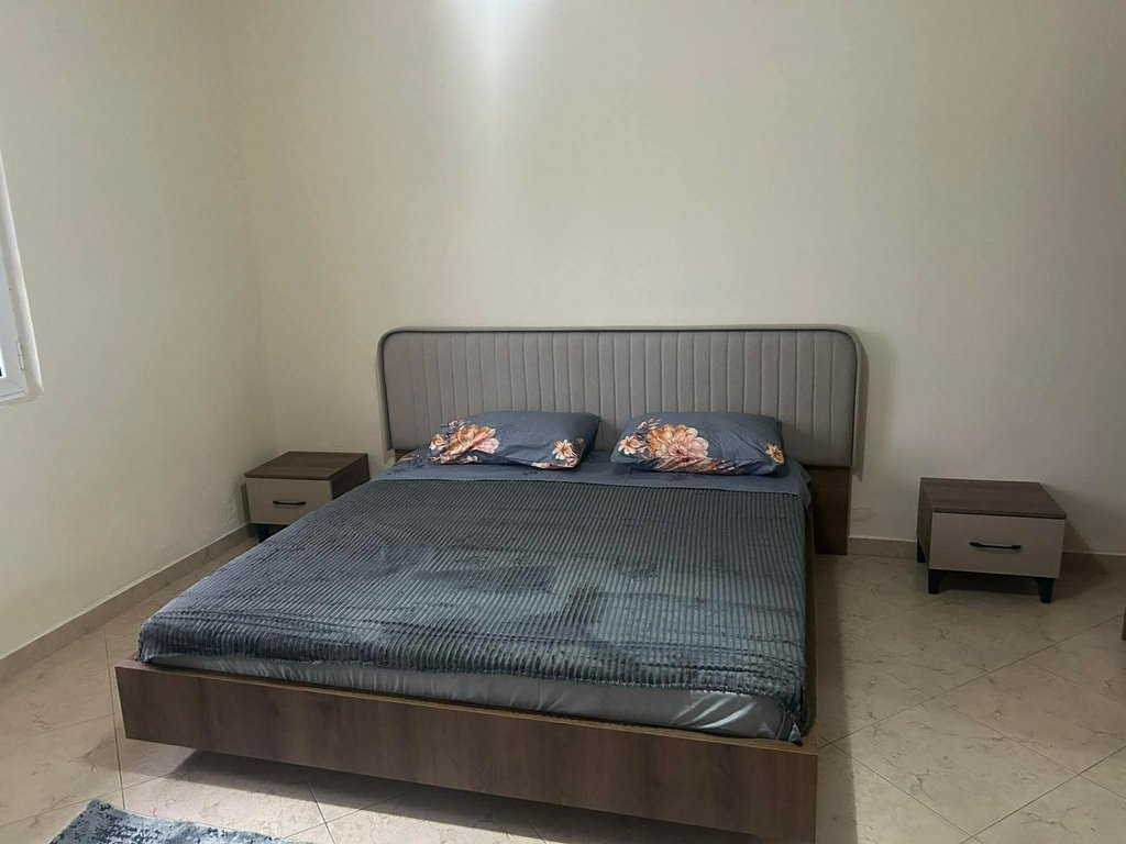 Shtëpi 2+1+Parkim  Me Qira pranë Terminalit të Ri