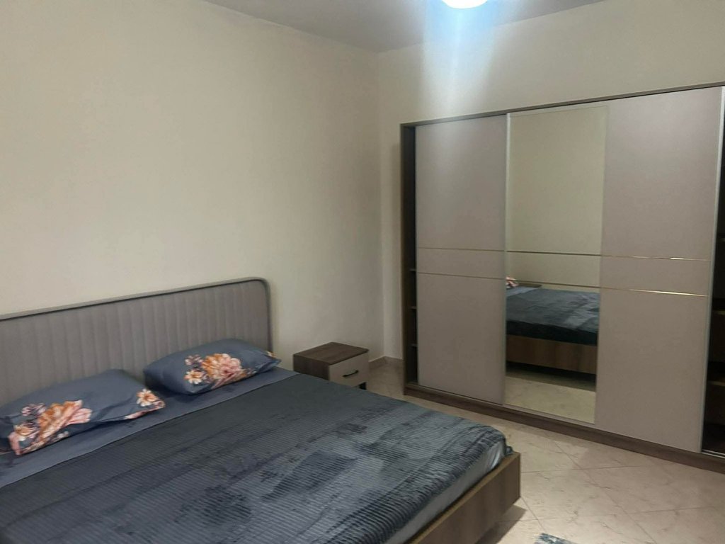 Shtëpi 2+1+Parkim  Me Qira pranë Terminalit të Ri