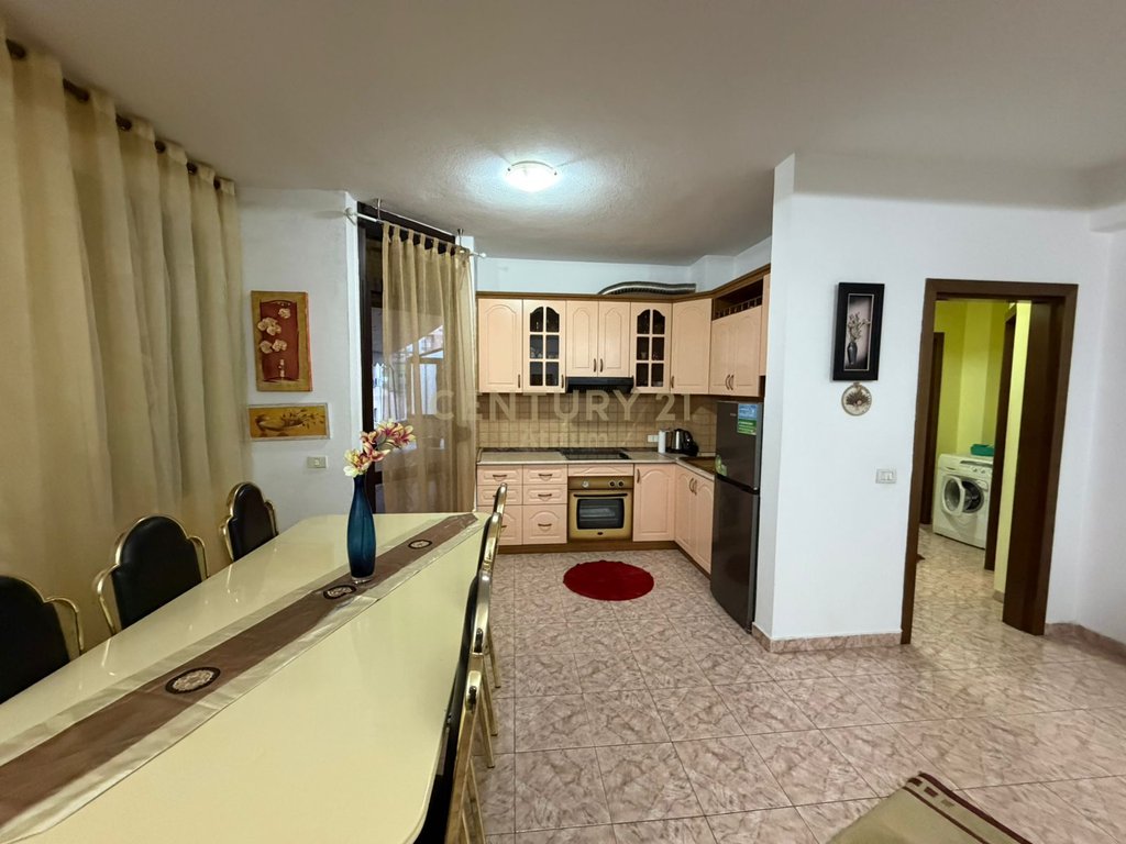 JEPET APARTAMENT 2+1+2+BALLKON ME QIRA NE ZONEN E ISH BLLOKUT !!!