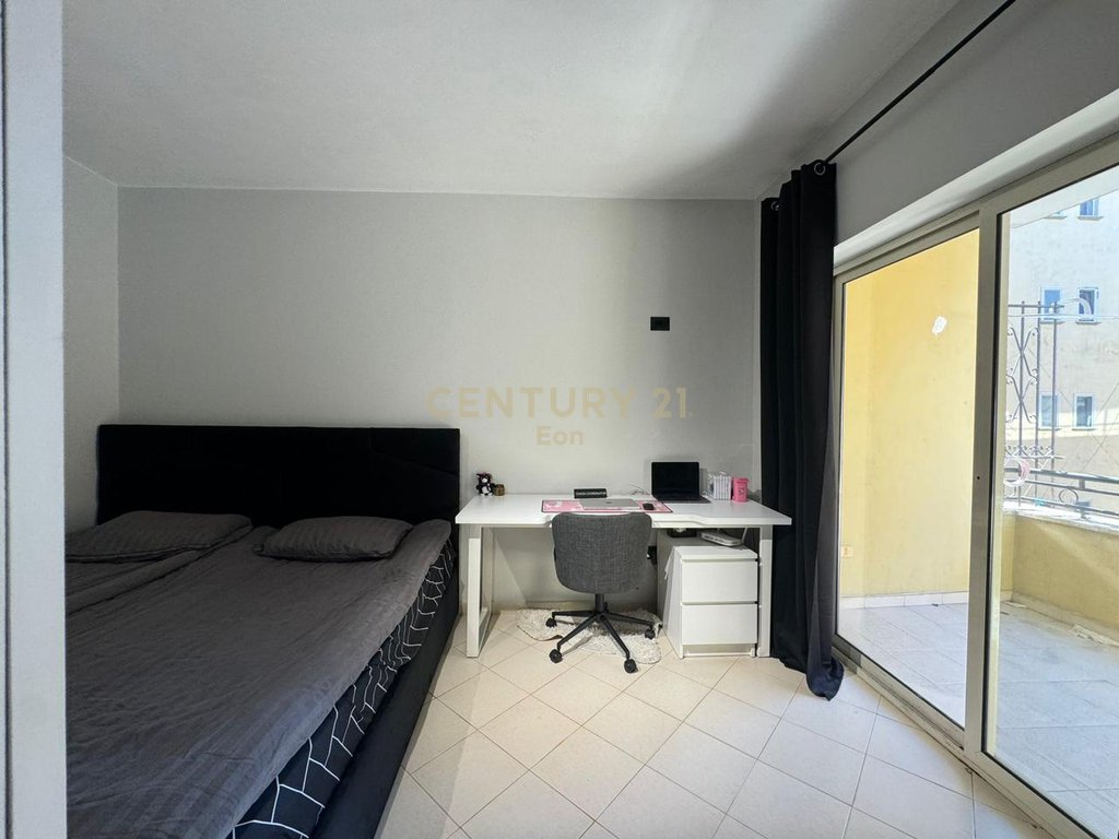 Shitet apartament tek Shkembi i Kavajes, Durres !