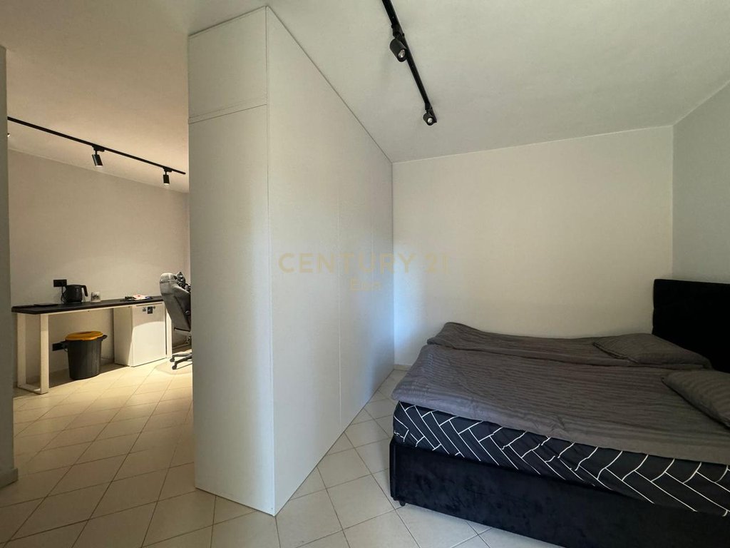 Shitet apartament tek Shkembi i Kavajes, Durres !