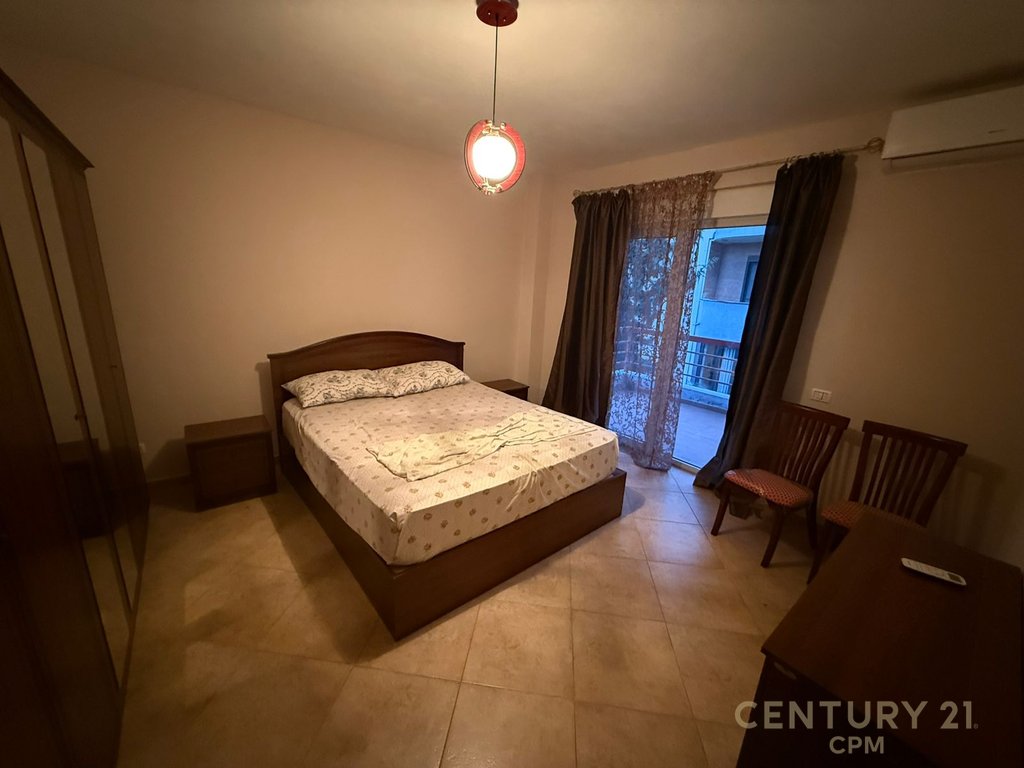 Apartament 2+1+2+post parkimi
 Me Qira te Liqeni i Thatë, Colombo 2