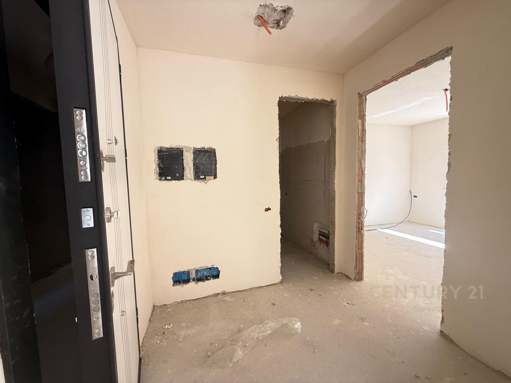 Apartament 1+1 Për shitje tek Liqeni i Thatë!