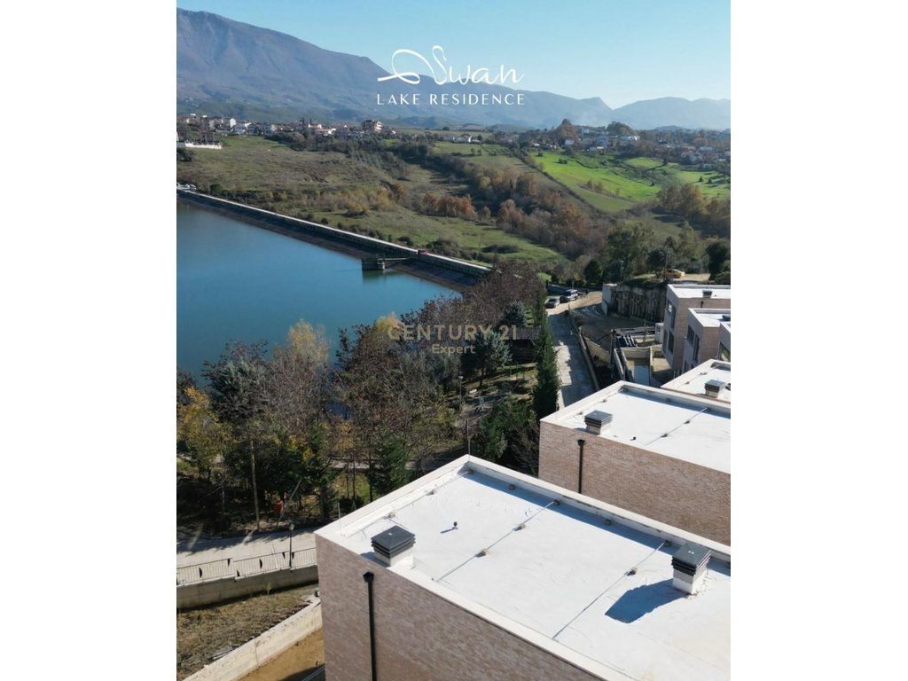 VILE ME PISHINE PER SHITJE NE SWAN LAKE RESIDENCES !