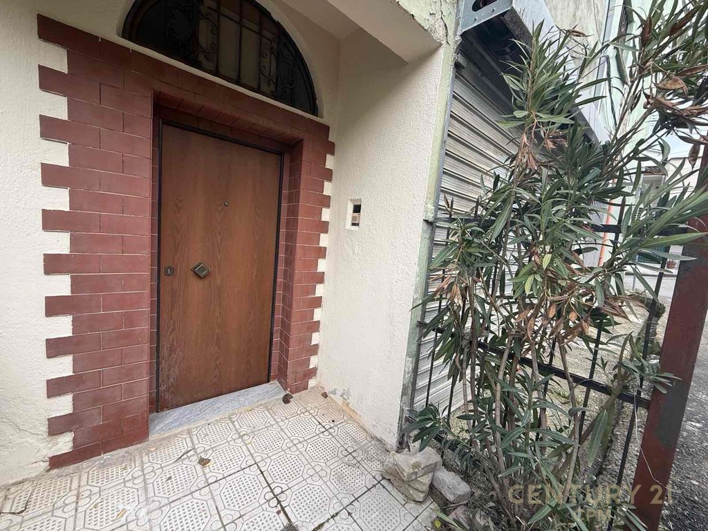 Triplex me qira per zyre tek Shkolla Mihal Grameno!