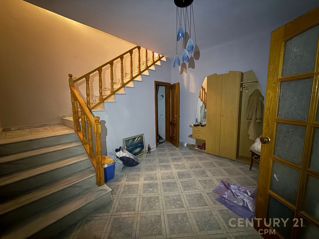 Triplex me qira per zyre tek Shkolla Mihal Grameno!
