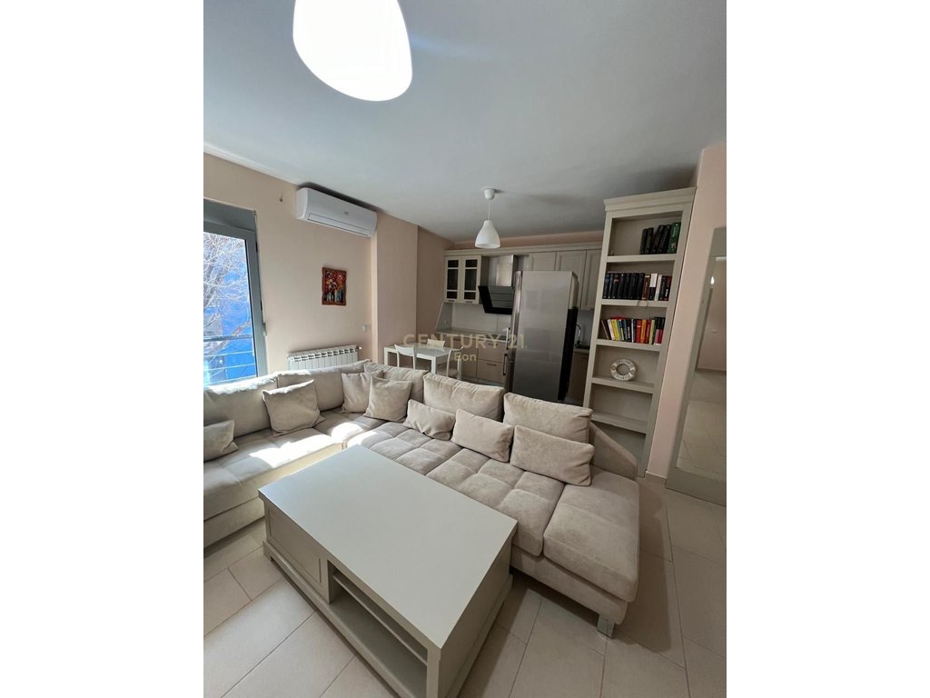 JEPET ME QERA APARTAMENT 2+1+2 MODERN TEK STADIUMI NE DURRES!