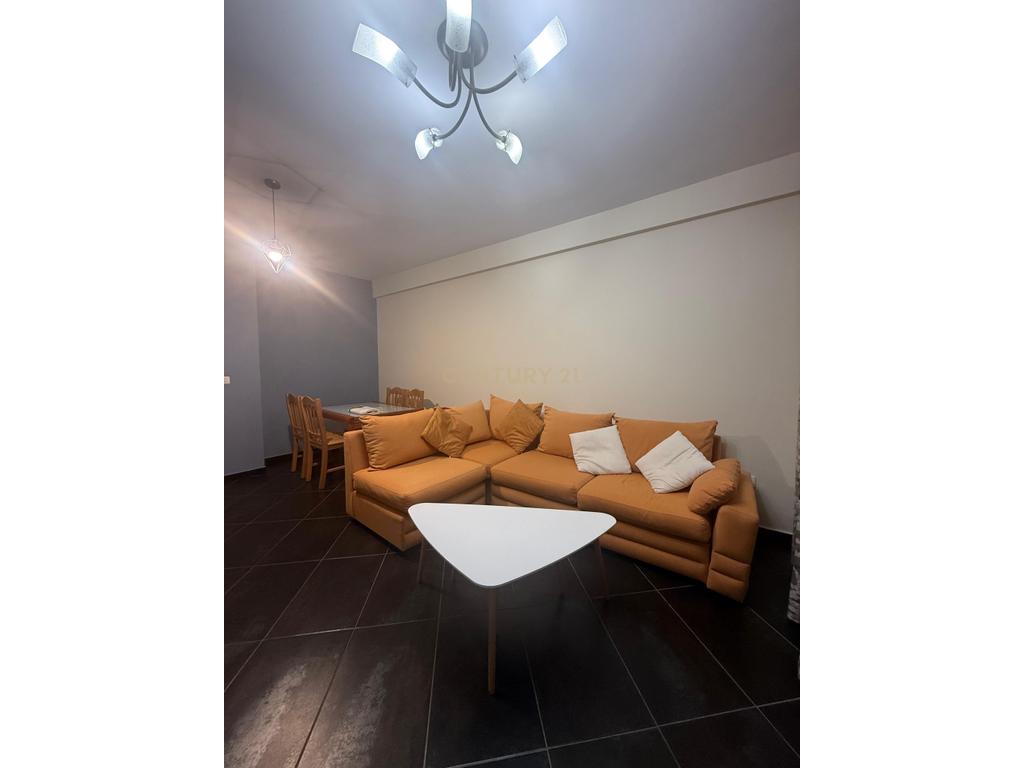 Apartament 2+1 Me Qira në Plazh Stacioni i parë, Durrës!