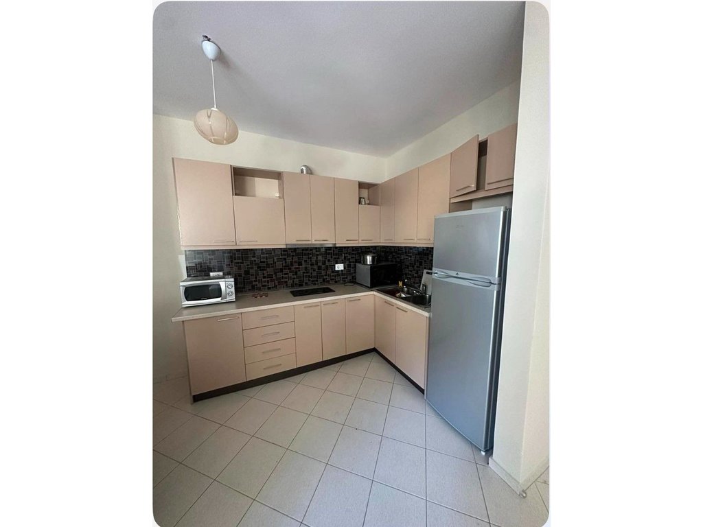 APARTAMENT 1+1 PER QIRA,TEK KALAJA!