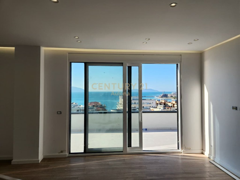 PENTHOUSE PER SHITJE PRANE ''LUNGOMARE 1''