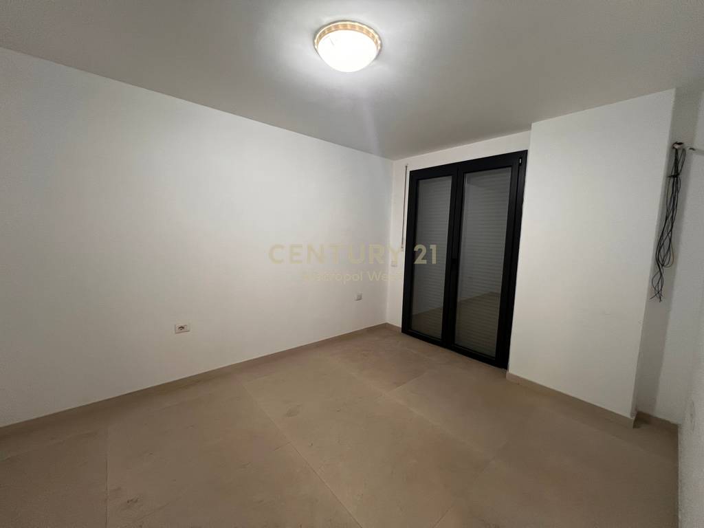 Apartament 1+1 për Zyrë, QSUT
