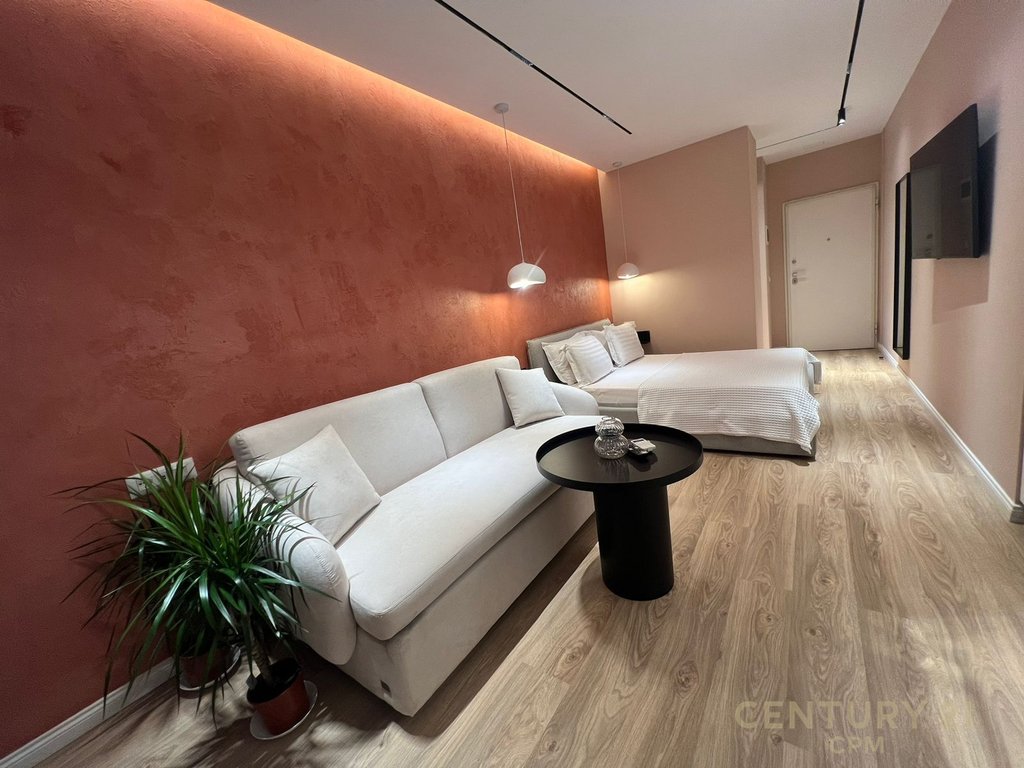 Apartament Studio me qira ne Qender, fillimi i rruges se Kavajes!