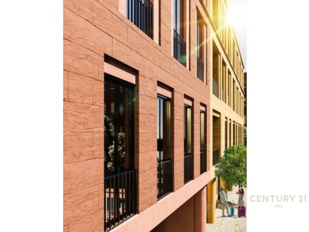 AMBIENT KOMERCIAL TEK SHKOLLA E KUQE!