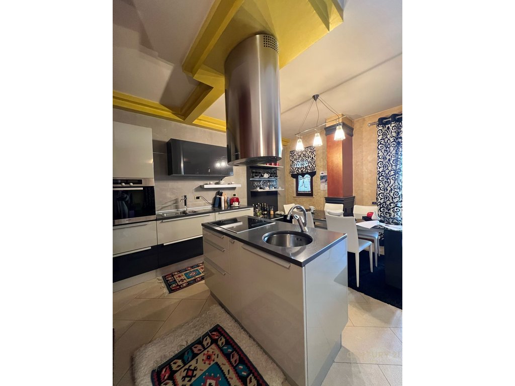 SHITET APARTAMENT ME VERANDE TEK GARDA E REPUBLIKES