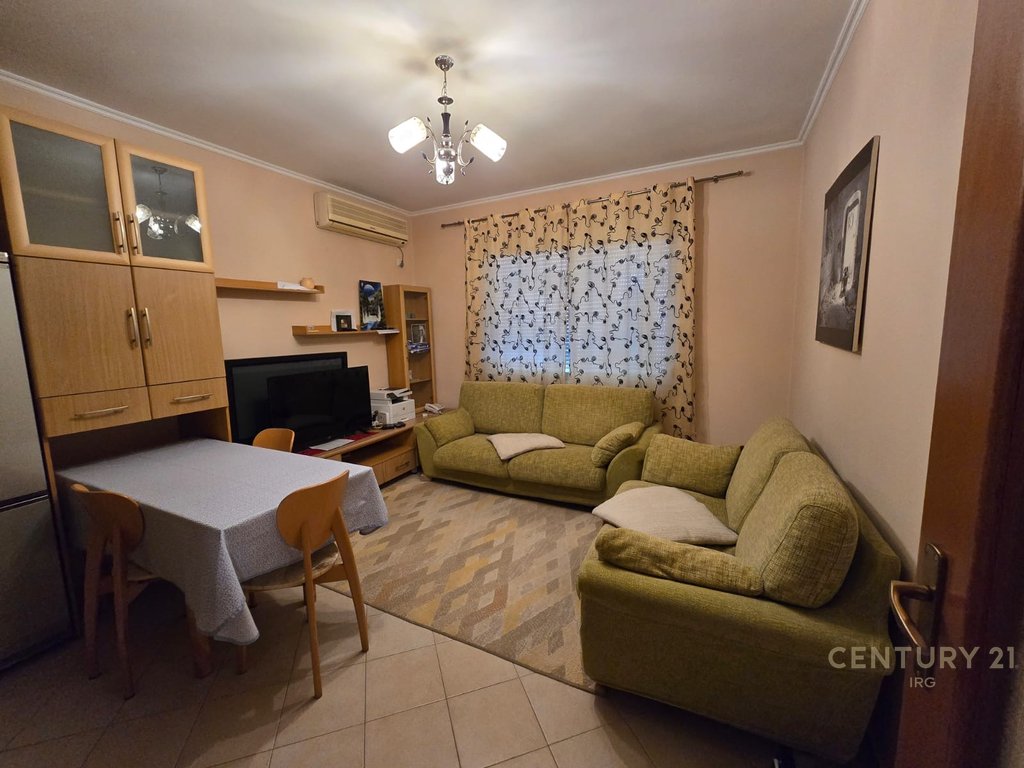 Apartament 2+1 per shitje tek Pazari i Ri
