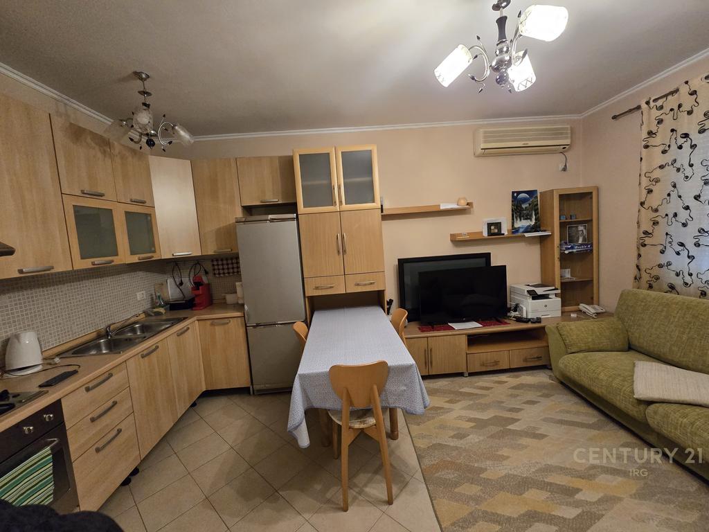 Apartament 2+1 per shitje tek Pazari i Ri
