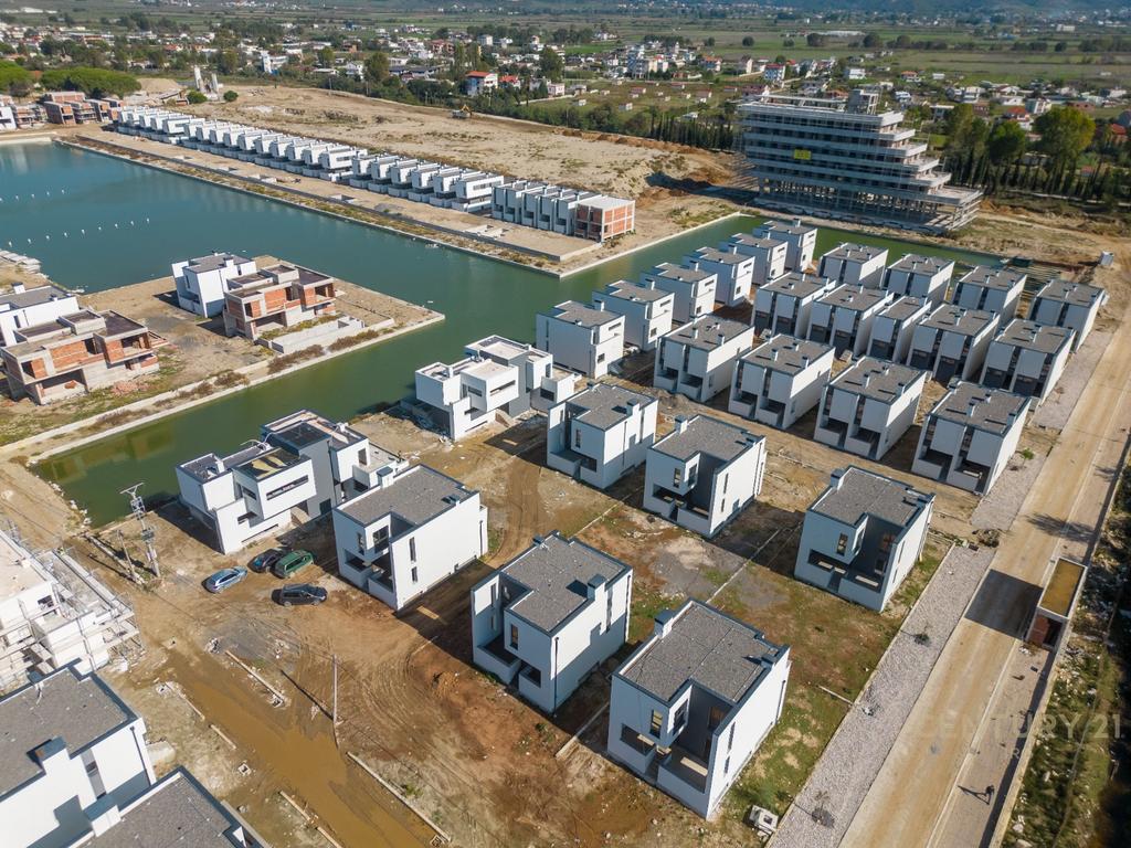 VILE TE TURQUOISE MARINA, GJIRI I LALZIT!