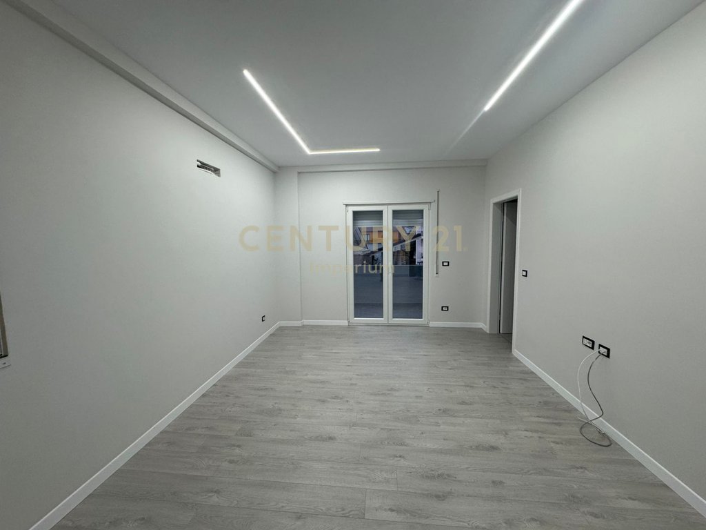 Apartament 1+1 me Verandë në Kodrën e Priftit – Jepet me qira