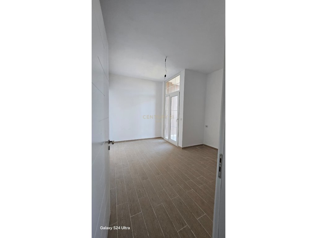 Shitet Apartament 2+1 në Spitalle, Durrës !