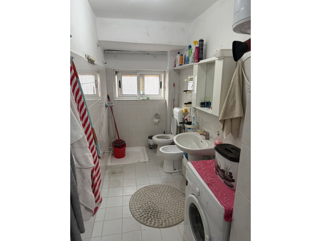 Apartament 2+1 me studio shtesë për Qira në Oxhaku, Tiranë