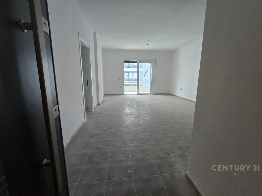 SHITET APARTAMENT 2+1+ Post Parkimi, PRANE LUNGO MARE VLORE