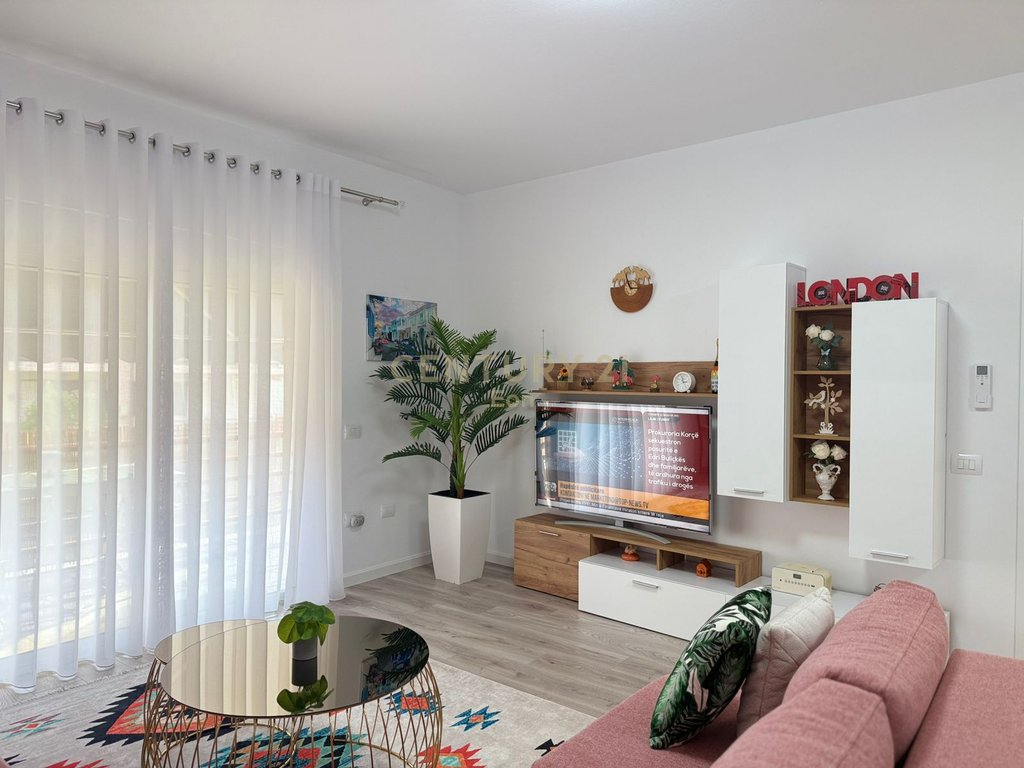 Shitet Apartament 1+1 Vije e Pare te Meteor, Golem !