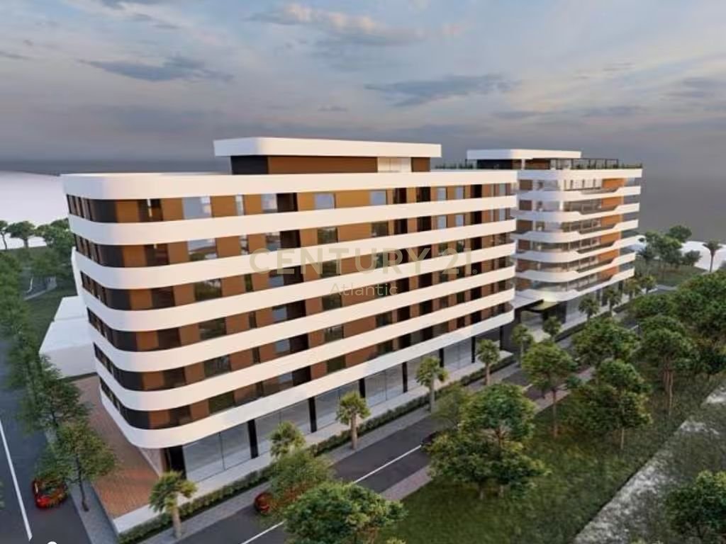 Shitet Garsoniere në Zemër të Golemit – Pamje Deti dhe Lokacion Premium