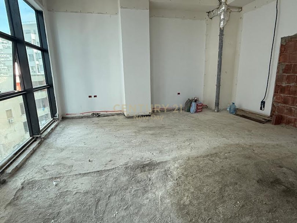 Apartament per shitje tek 27kt.