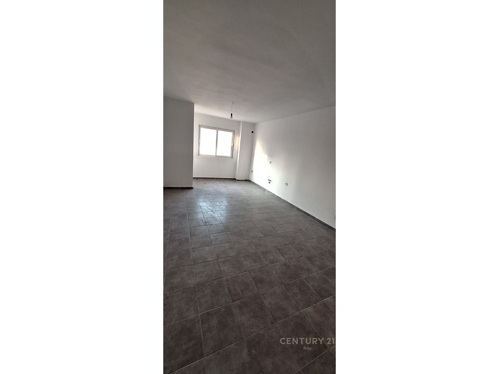 APARTAMENT 2+2B+2T PER SHITJE PRANE STADIUMIT NE DURRES.