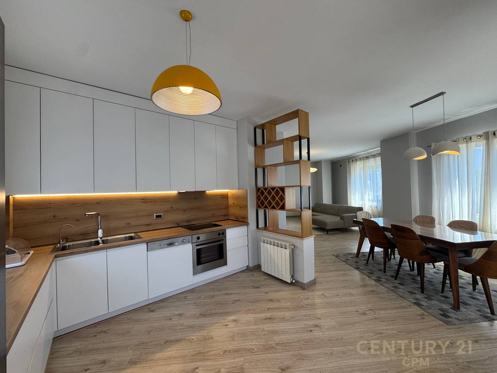 Apartament 3+1 + parkim per Qira prane Nobis