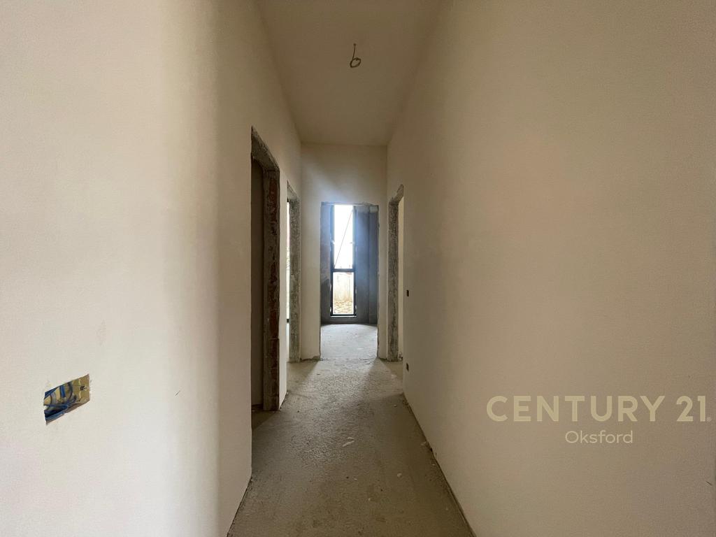 SHITET APARTAMENT 3+1+2 ME OBORR DHE 2 POSTE PARKIMI TE TULIPAN RESIDENCE
