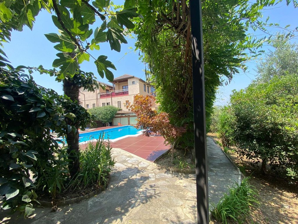 Apartament Me Qira | Pezë, Tiranë